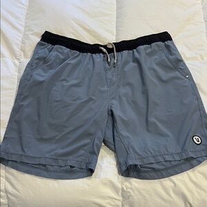 Men’s Vuori Athletic Shorts
Size: XL
LINED